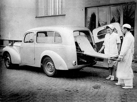 Kompaktní rozměry typu 1101 si v sanitní verzi vynutily úpravy karoserie