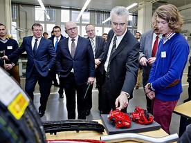 S aktuálním stavem projektu se seznámili předseda představenstva společnosti Škoda Auto Bernhard Maier a další členové p