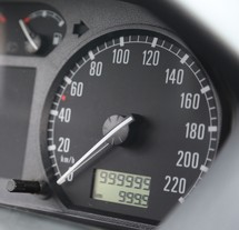 S 999 999 km na počítadle své Škody Fabia dorazil Peter Kirchhoff do Mladé Boleslavi
