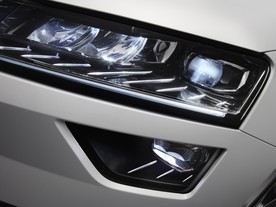 autoweek.cz - Autu roku svítí světlomety od Varroc Lighting Systems