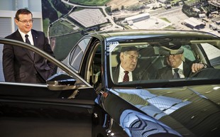 Prezident České republiky Miloš Zeman si v Kvasinách prohlédl novou generaci modelu Superb