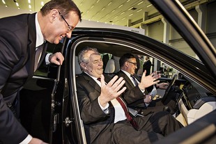 Prezident České republiky Miloš Zeman si v Kvasinách prohlédl novou generaci modelu Superb