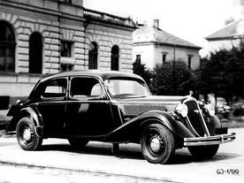 Škoda Superb (typ 902), rok výroby 1936 – 1937, vyrobeno 53 vozů, typy karoserií: limuzína, sedan, kabriolet, sanitní vů