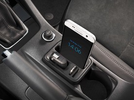 I v interiéru modelu Škoda Octavia je mnoho „Simply Clever“ řešení