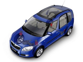 Škoda Roomster - vpředu Fabia, vzadu Octavia