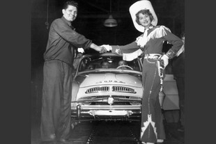 Miss USA v AZNP v Mladé Boleslavi, říjen 1957