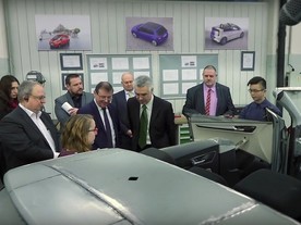 Výroba vozu Škoda Sunroq probíhala pod kontrolou Michaela Oeljeklause a Bohdana Wojnara