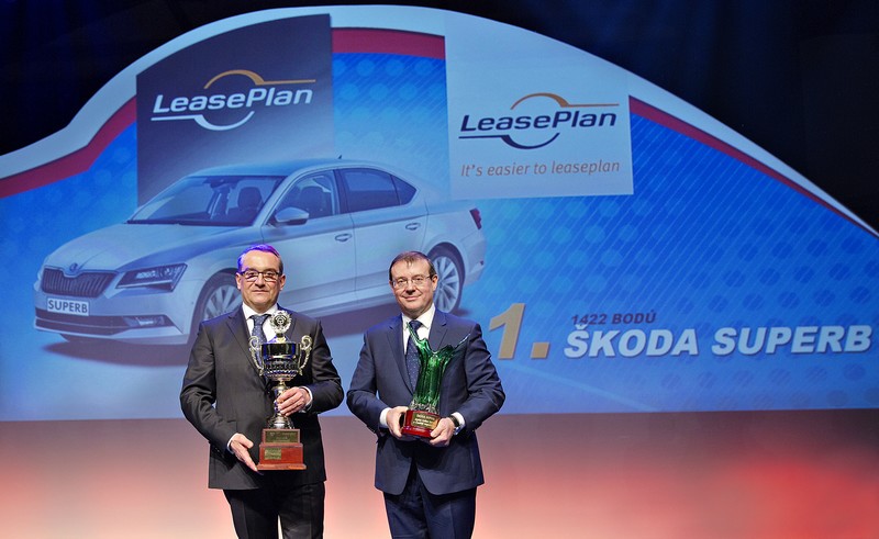 Škoda Superb získala titul Auto roku 2016 v České republice