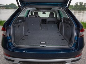 Škoda Superb Combi Scout 
