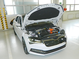 Dokončovací pracoviště - hala PHEV