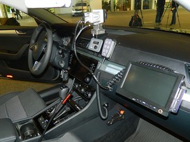 Policejní Škoda Superb pro dálniční službu
