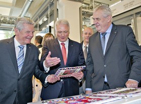 Presidenti Zeman a Gauck navštívili Škoda Auto