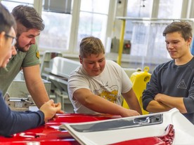 Žáci při realizaci projektu uplatňují své znalosti z oboru, který studují