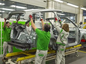 Realizace projektu začala odstraněním střechy