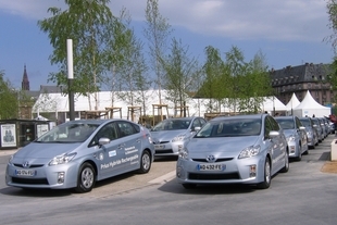 Vozy Toyota Prius Plug-in připravené ke zkušebnímu provozu