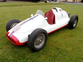 Tatra 607