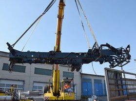 Tatra Trucks předala Střední průmyslové škole v Třebíči klíčové díly vozidla Tatra Phoenix 4x4 
