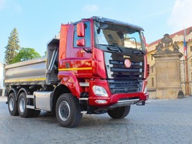 Kardinál Duka požehnal Tatře Phoenix Präsident