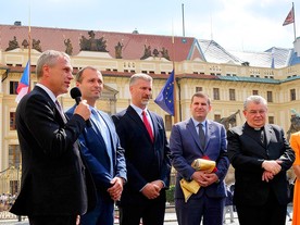 Kardinál Duka požehnal Tatře Phoenix Präsident