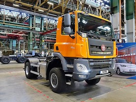 Tatra do škol - Tatra Phoenix - Střední průmyslová škola dopravní Plzeň 