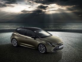 autoweek.cz - Nová Toyota Auris září na ženevské autosalonu
