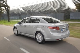 autoweek.cz - Toyota Avensis 2,0 l Valvematic Sol - generační skok