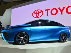 Toyota FCV na autosalonu v Tokiu 2013