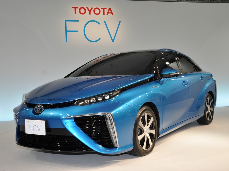 Toyota ukázal podobu sedanu FCV