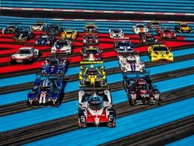 Toyota Gazoo TS050 Hybrid 2018 se všemi účastníky FIA WEC před testy na okruhu Paula Ricarda
