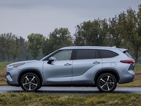 Toyota Highlander Hybrid AWD-i