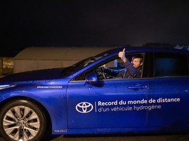 Toyota Mirai - 1003  na jedno tankování vodíku