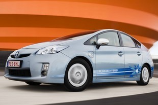 autoweek.cz - Toyota Prius Plug-in přijíždí