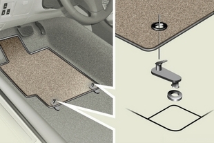 Fixace koberečku na podlaze vozů Toyota měla být původně řešením problému