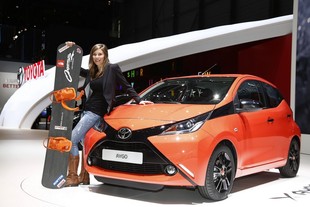 Eva Samková na stánku Toyota