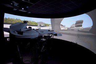 Jízdní simulátor s 220° projekcí