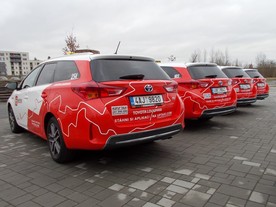 Vozy Toyota Auris Hybrid TouringSports projektu upTAXI 