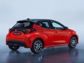 Toyota Yaris IV Hybrid