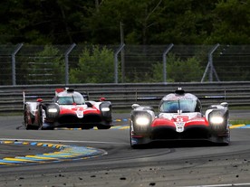 Toyota TS050 Hybrid č. 8 a č. 7