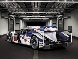 Toyota TS040 Hybrid 2015
