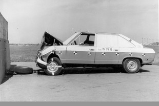 Tatra 613 crash-test 1974