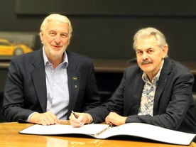 Les Edgar a Gordon Murray
