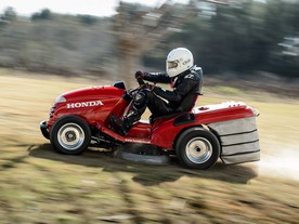 Také motorové sekačky by měly mít povinné ručení