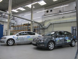 Demosntrační vozidla Super Hybrid se 48 V a 12 V LC SuperBattery