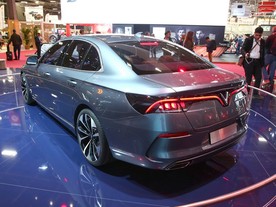 VinFast  Lux A2.0 Sedan