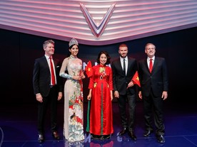 AutoBest A Star is Born - VinFast: David Lyon, Le Thi Thu Thuy, David Beckham a James de Luca
