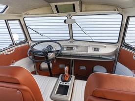 Volkswagen e-Bulli T1