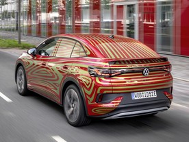 Volkswagen ID.5 GTX s barevným maskováním