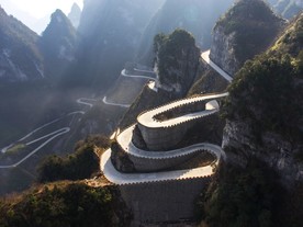 Tianmen Shan Big Gate Road v Číně 