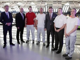 Slovenský premiér Robert Fico se zaměstnanci