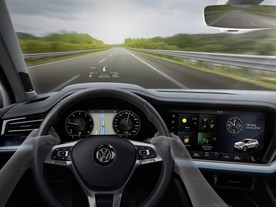 Volkswagen Touareg III Head up displej